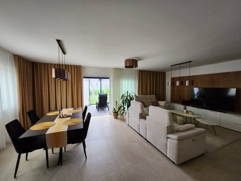 Sale Family house, Family house, Bruck an der Leitha, Austria
